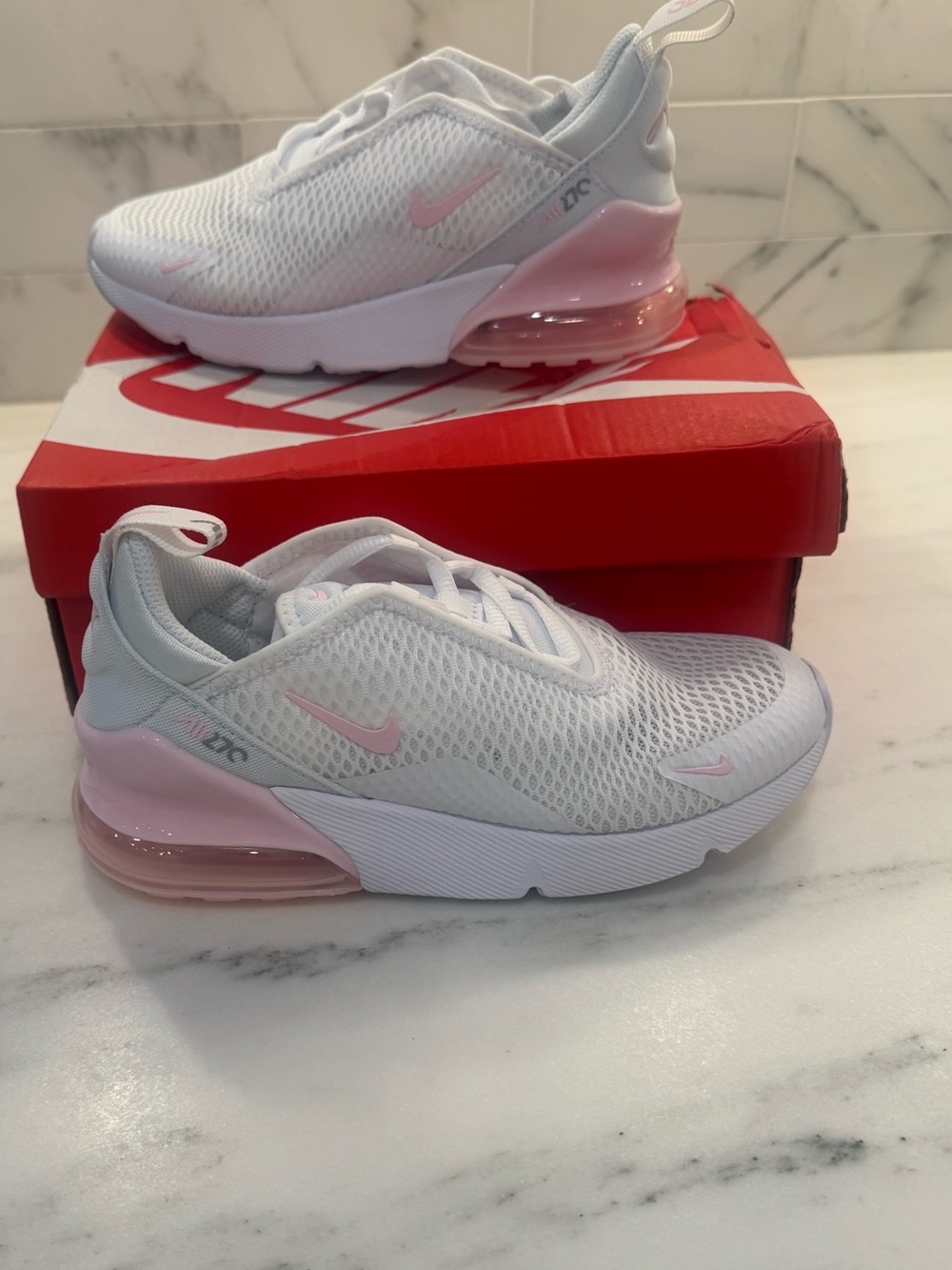 NWT Nike Girls White & Light Pink Air Max 270 Sneakers